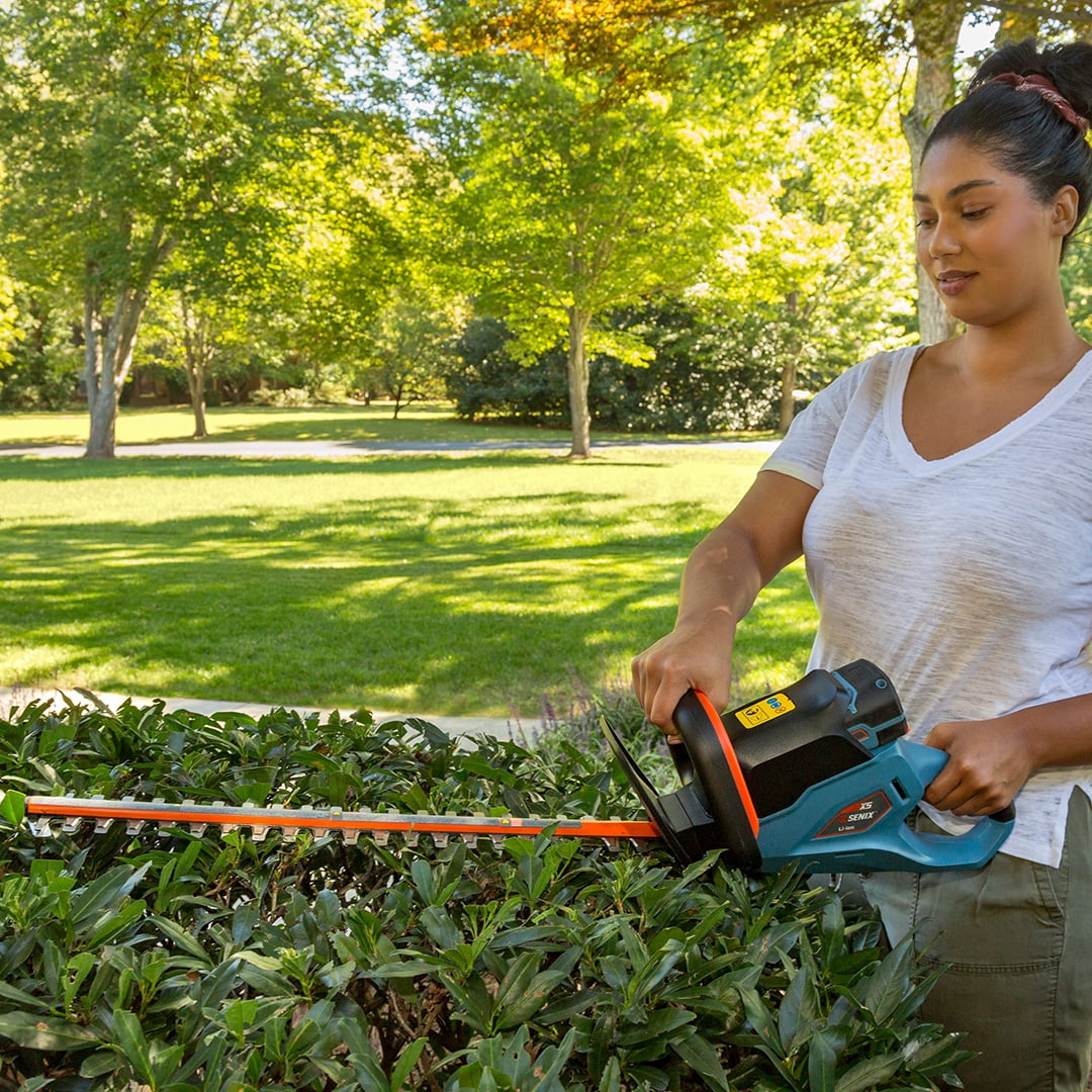 SENIX 58 Volt Max* 22-Inch Cordless Brushless Hedge Trimmer, Double-Sided Dual Action Blades, 2/3" Cutting Capacity (Battery and Charger Included) HTX5-M