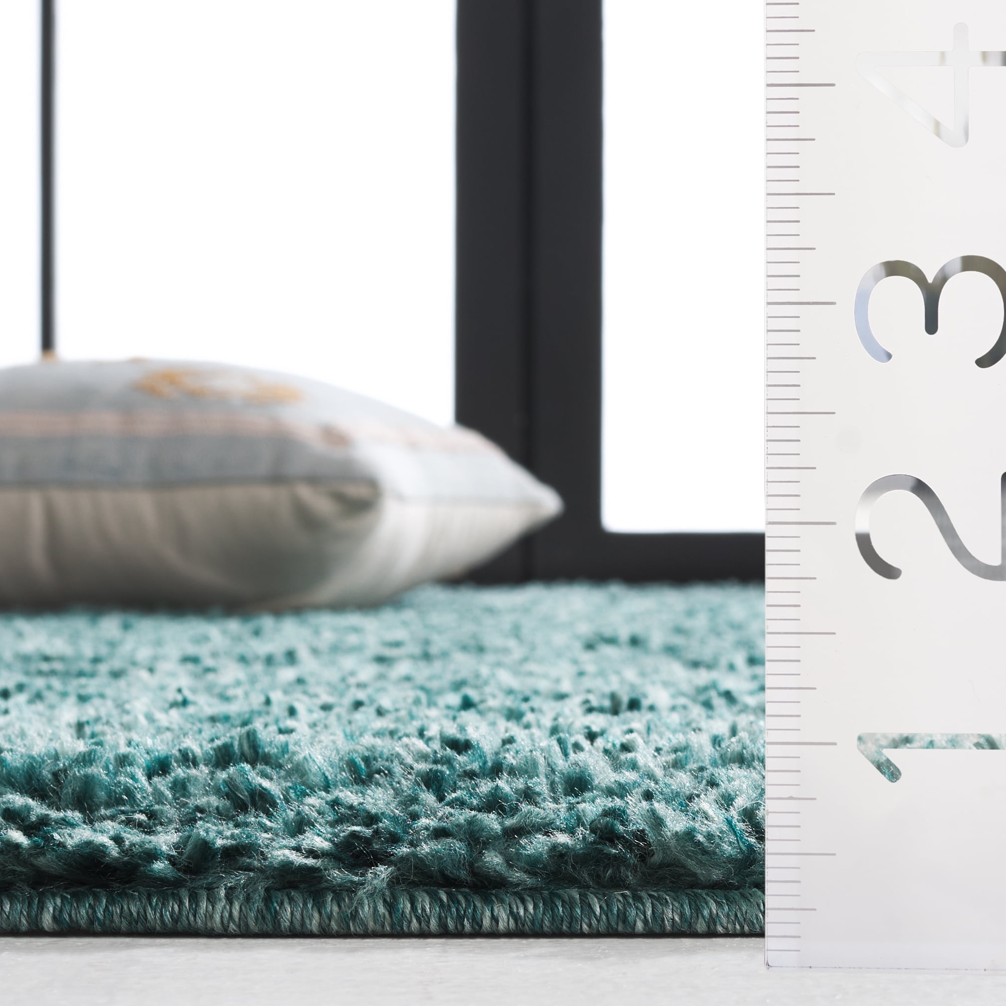 SAFAVIEH August Carlene Solid Plush Shag Area Rug, Green, 9' x 12' - Large - Modern Design, Green, Non-Shedding & Easy Cleaning, Ultra Plush Thick Pile, Ideal for Living Room, Bedroom