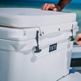 thumbnail image 3 of Cojín de asiento YETI Tundra 105 Marine Vinyl White, 3 of 7