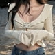 thumbnail image 2 of Camiseta corta de manga larga para mujer, dobladillo con volantes, top irregular, camiseta corta sexy de manga larga con cuello en V, Beige, 2 of 5