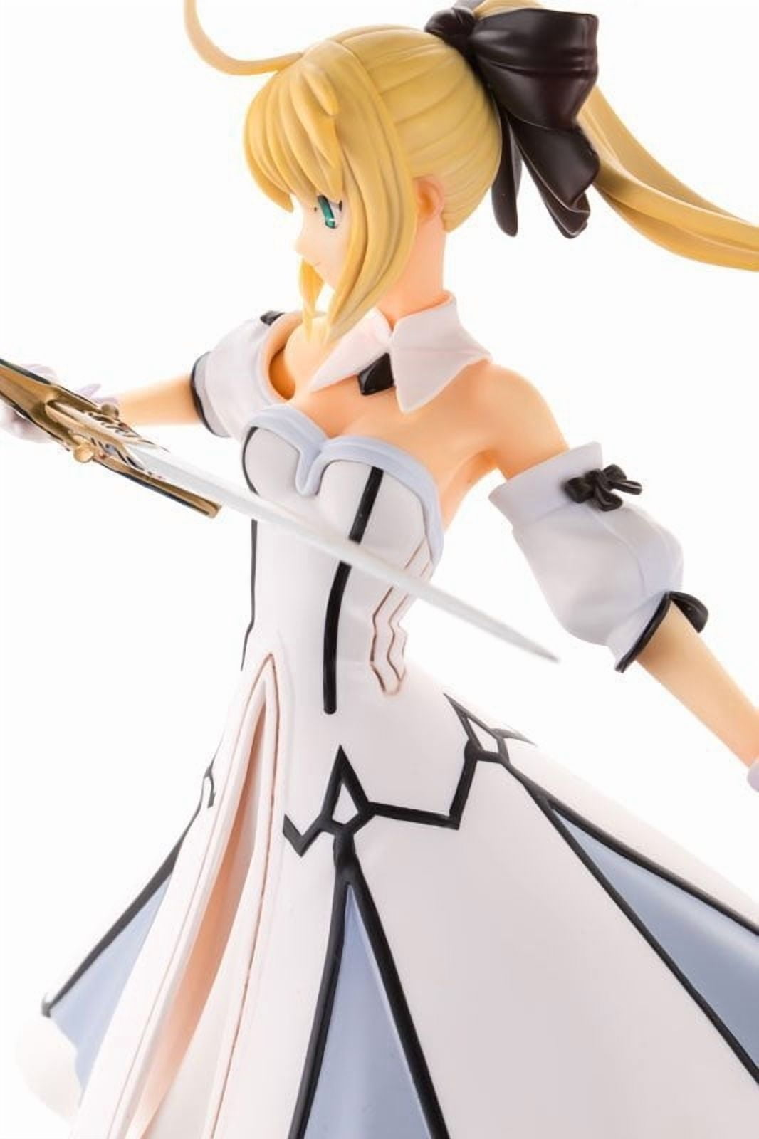 New Fate/stay night Saber (combat Ver) Character Anime Model Statue Action Figures Desktop Ornament Popular Decorations Fan Souvenirs Creative Gift Collectable