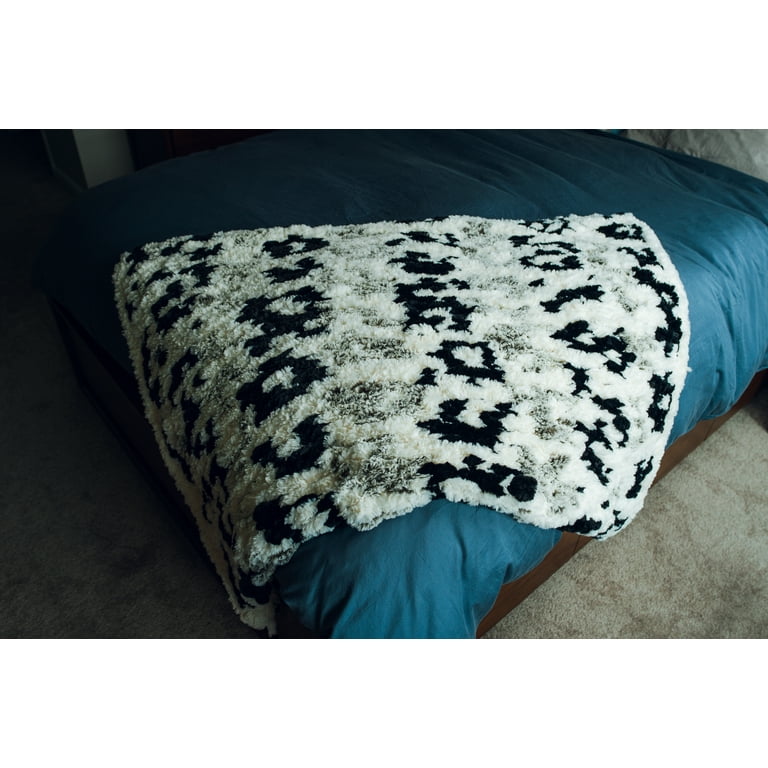 Faux Fur™ Yarn by Loops & Threads®