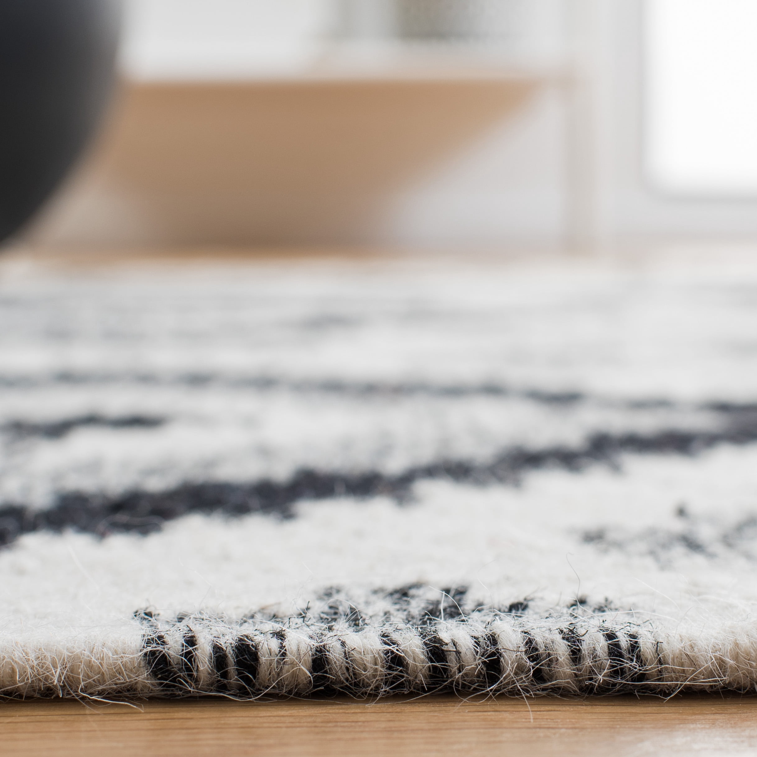 Safavieh Kilim Alaina Diamond Area Rug, Ivory/Black, 8' x 10'