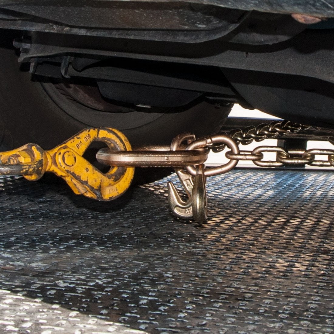 VULCAN Towing Chain Bridle - 15 and 4 inch J and T Hooks - G70 Chain - 47 inch - 4700 Lbs SWL