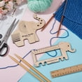 thumbnail image 4 of 2 unidades de medidor de agujas de tejer de madera con forma de elefante, guía para envolver hilo, herramienta de tejido para hilanderos, accesorios de ganchillo para medir hilo, 4 of 6