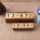 thumbnail image 1 of Calendario Perpetuo de Bloques de Madera 2023-2024 - Pantalla de fecha del mes de escritorio para Oficina y Decoración del Hogar, Marrón, 1 of 7