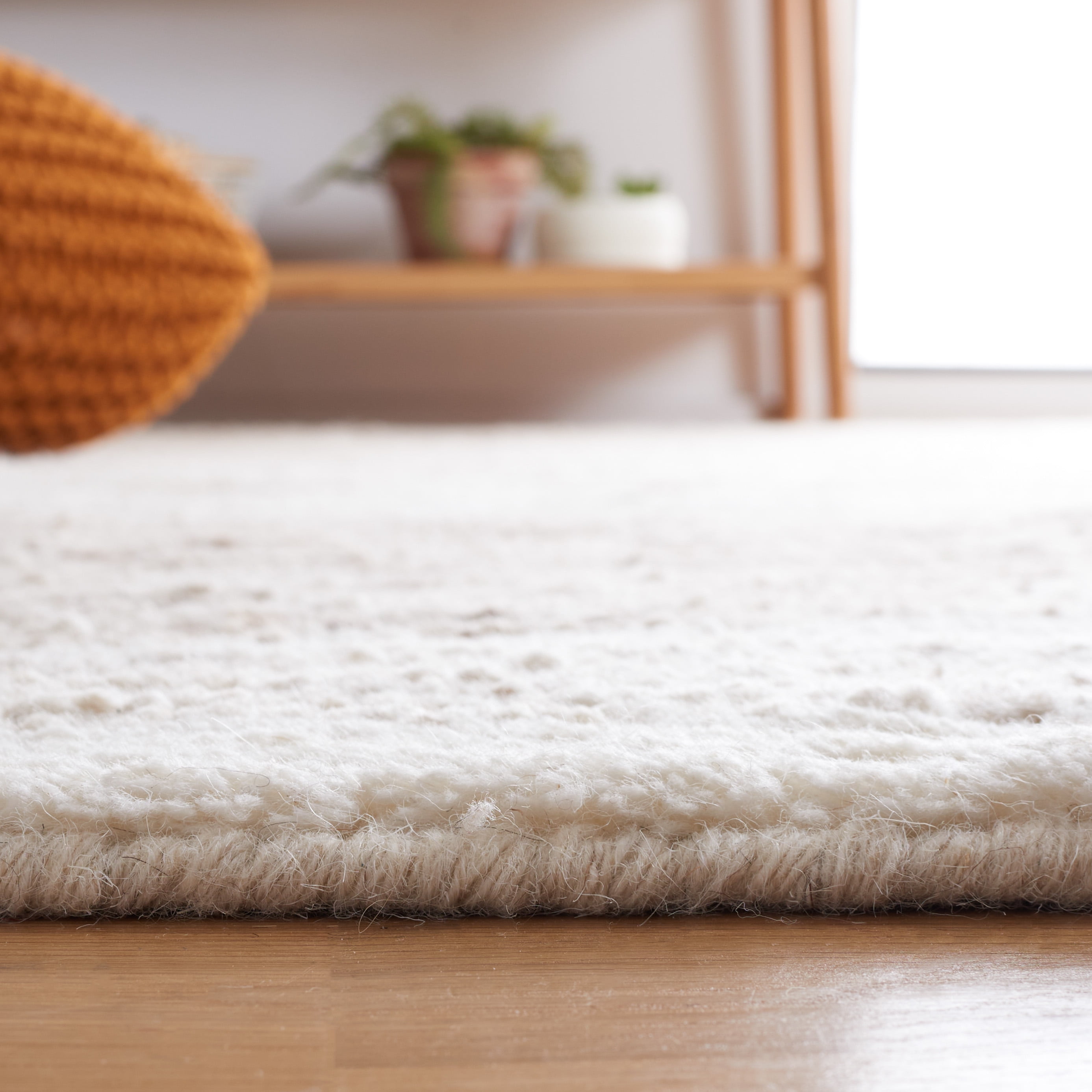 SAFAVIEH Casablanca Rhoda Geometric Wool Area Rug, Ivory/Brown, 6' x 6' Round