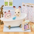 thumbnail image 4 of Set de baño y ducha Toy Calico Critters con accesorios, 4 of 5