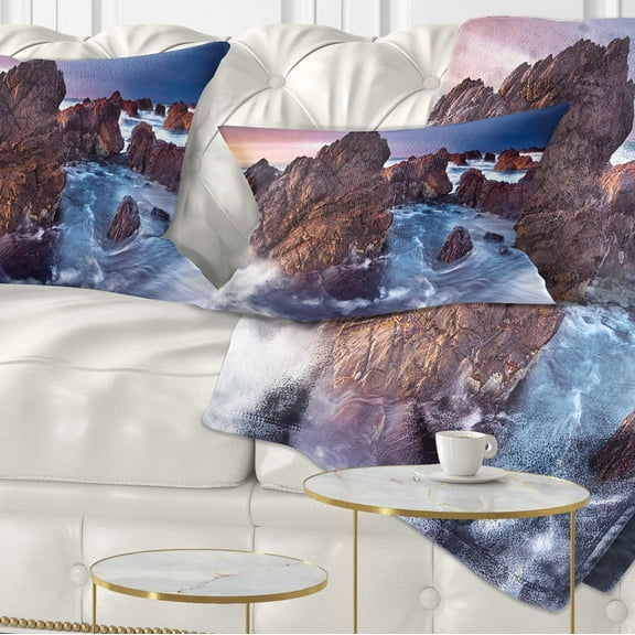 Designart Rugged Beauty Landscape - Photography Throw Pillow - 12x20