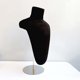 thumbnail image 2 of Busto de Exhibición de Joyas Gloria Base Negro, 2 of 7