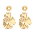 thumbnail image 1 of Pendientes colgantes de pétalos de flores doradas, pendientes largos con borlas de pétalos de loto, aretes florales grandes exagerados, flor con textura de Metal, 1 of 4