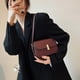 thumbnail image 5 of Bolso de hombro de cuero PU Vintage Ndcxsfigh Mini monedero con solapa cuadrada Negro, 5 of 8