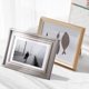 thumbnail image 5 of Mesa con marco de fotos de alta gama, marco de fotos para montar en la pared A4 de 6/7/8/10 pulgadas, decoración elegante para fotos, marco de exhibición moderno para el hogar, la oficina o la, 5 of 8