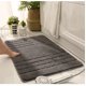 thumbnail image 2 of Juego de 2 alfombras de baño de 50 x 80 cm, hechas de 100 % poliéster, extrasuaves y antideslizantes, especializadas en lavable a máquina y absorbente de agua, azul cielo Sincero Hogar, 2 of 5