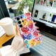 thumbnail image 3 of Adopte la simplicidad y la elegancia con esta funda minimalista de TPU a prueba de golpes para iPhone, 3 of 4