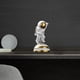 thumbnail image 4 of Estatua de Astronauta Fernando Escultura de Resina para Adultos, 4 of 8