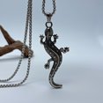 thumbnail image 2 of Collar Gecko para hombre, colgante Gecko Punk Rock de acero inoxidable, collar de lagarto Animal Vintage, regalo de joyería para hombres y niños, 2 of 5