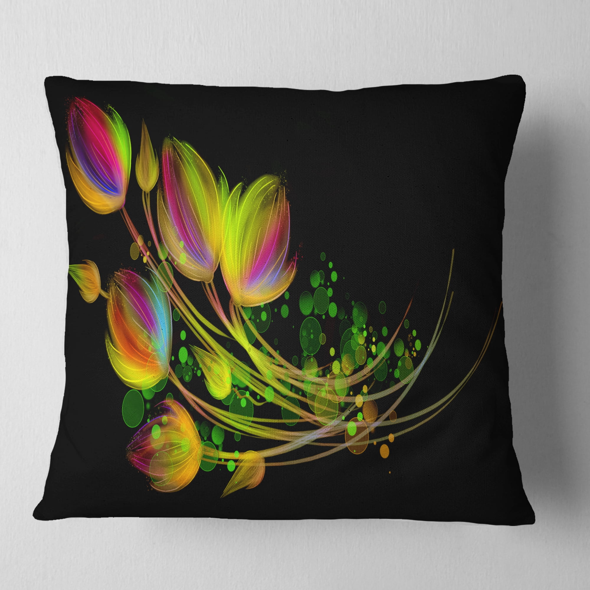 Designart Bright Bouquet - Floral Throw Pillow - 18x18