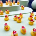 thumbnail image 4 of Mini patos navideños de resina, decoraciones navideñas en miniatura, pato amarillo, accesorios Kawaii para el hogar, dispositivo de escritorio, 10-30 Uds., 4 of 4