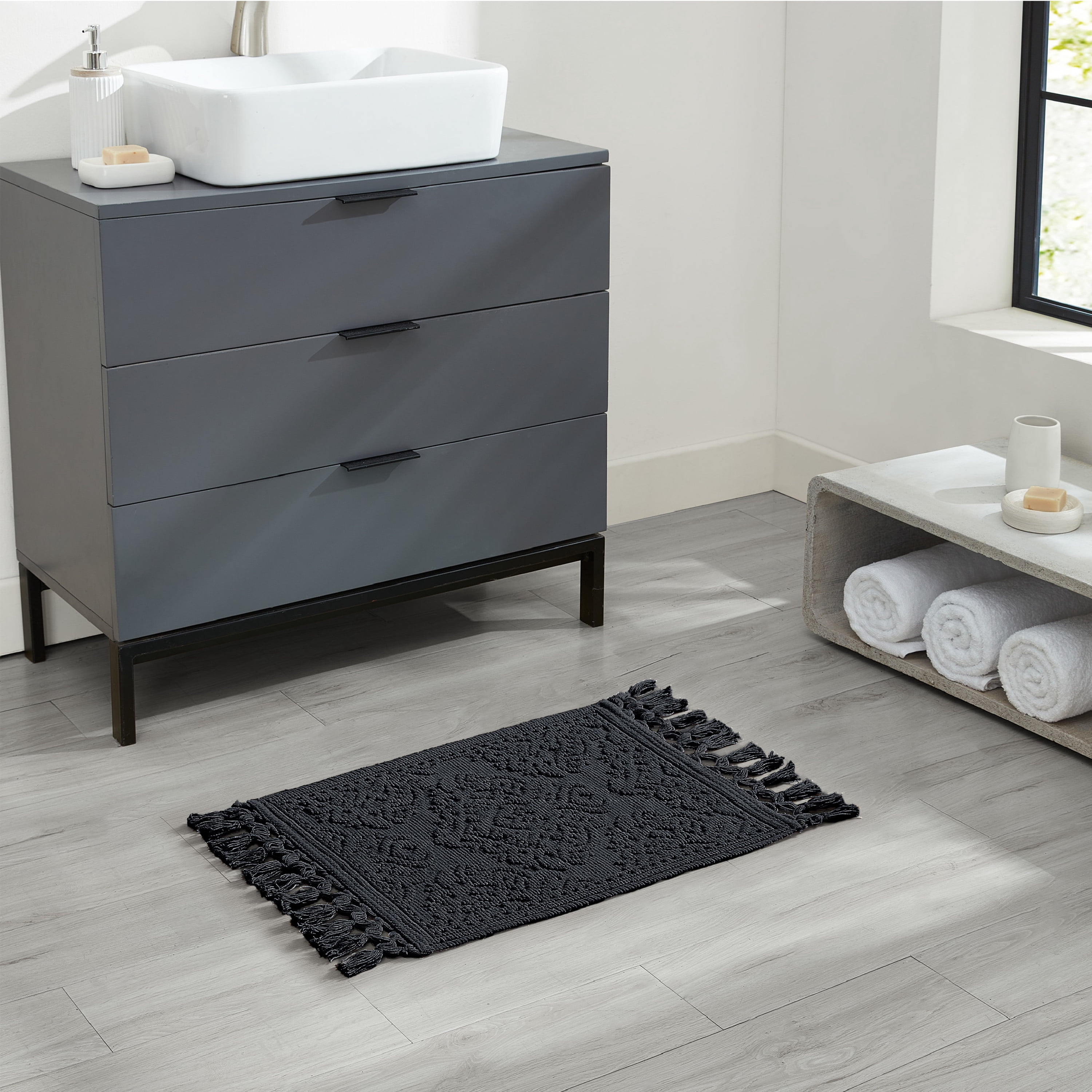 Jean Pierre Ricardo Cotton Fringe 17 x 31 in. Bath Rug, Black