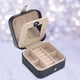 thumbnail image 5 of Caja Organizadora de Joyas Hugo Estuche de Almacenamiento de Viaje 3 Capas de Cuero PU Impermeable, 5 of 9