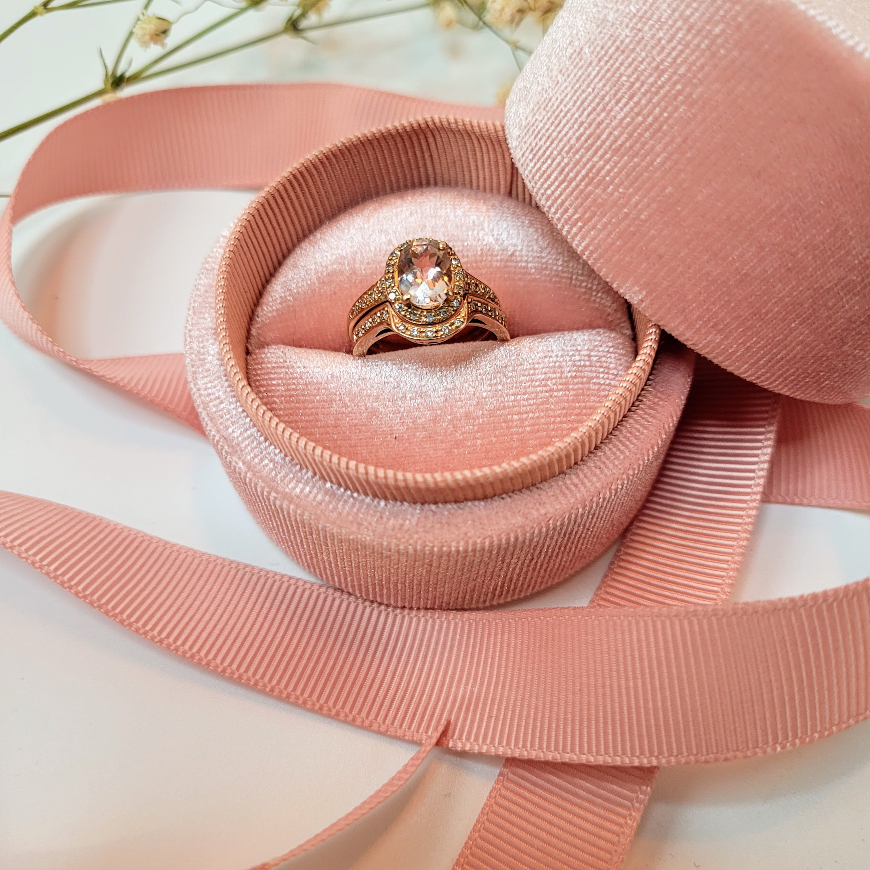 Engagement Ring Box for Proposal Luxury Vintage Velvet Ring Box with Ribbon 