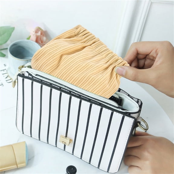 Beauty Storage Pouch Large Capacity Travel Makeup Organizer Portable Bath Pouch for Women with Multiple Compartments for Cosmetics and Brushes