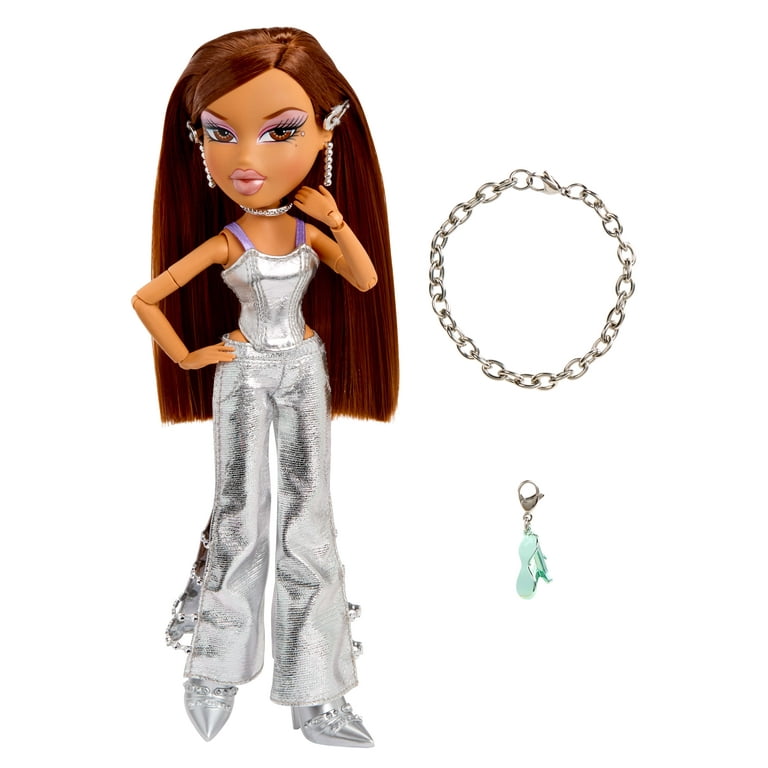 Bratz Charmz Yasmin Fashion Doll with Collectible Charm Bracelet