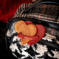 thumbnail image 3 of Botones de madera de amor intarsia pinback, accesorios de ropa de amor, accesorios de bolsa de corazón de madera, regalos de San valentín, regalos de boda C, 3 of 4