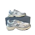 thumbnail image 3 of Size 11 - New Balance 725v1 Metallic Silver Slate Grey *NEW with Box*, 3 of 6