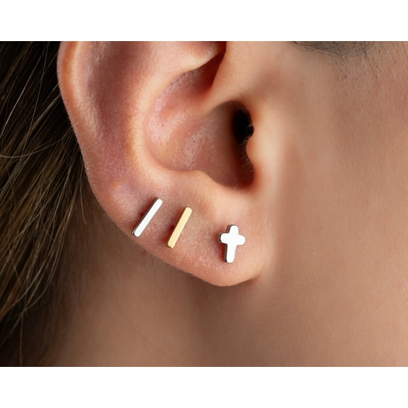 Titanium Threadless Push in Tiny Bar Labret Stud, Mini rectangle Cartilage earring, Flat Back Tragus stud Tiny Baguette Stud, nap earring