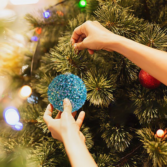 YIMWNYI 4Pcs Christmas Balls Ornaments Shatterproof Hanging Balls for Xmas Tree, Holiday Decor, Wedding, Party Decorations, Sparkly and Matte Finish, Perfect for Home and Garden Decor