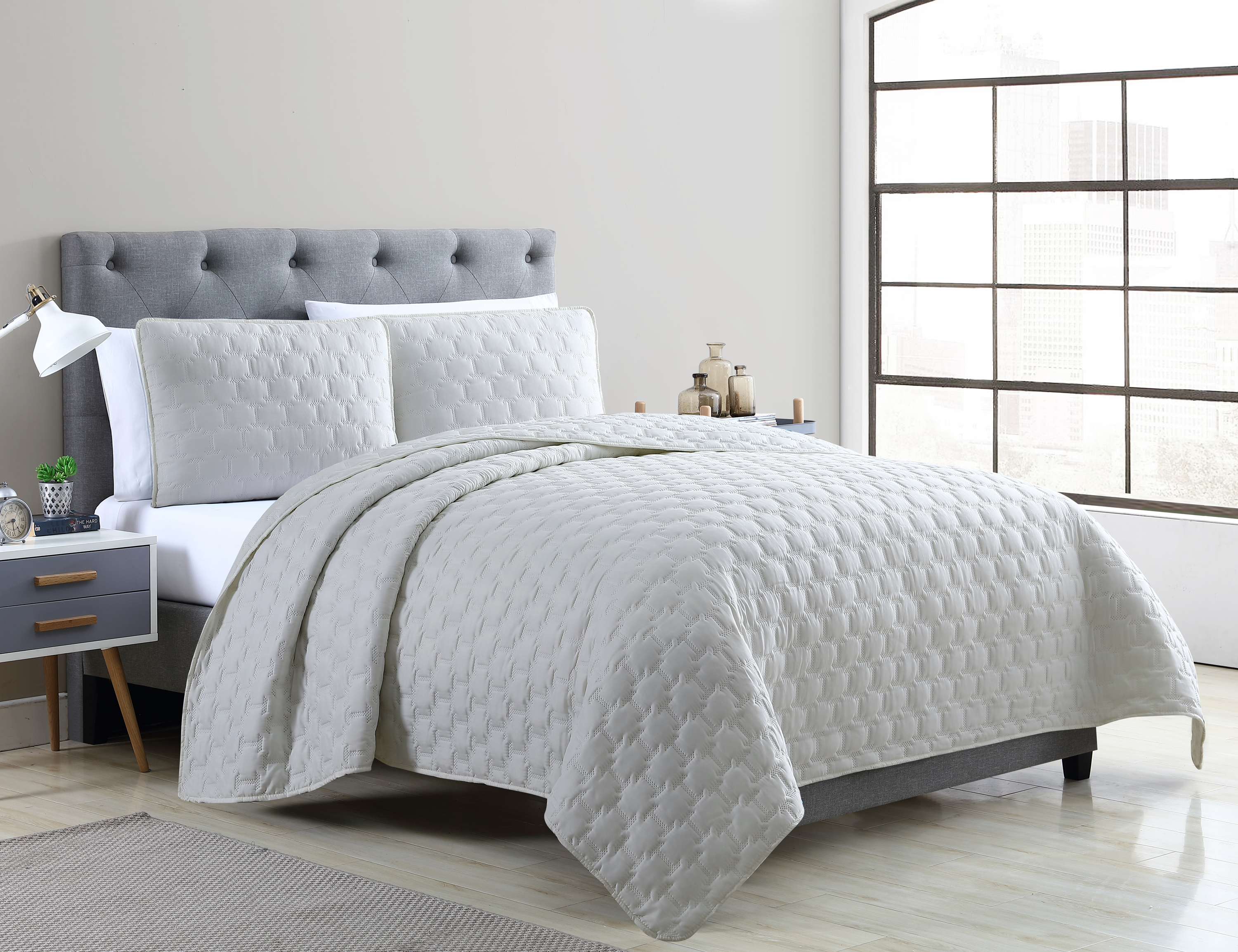 VCNY Home Maxwell Solid Pinsonic Full/Queen Quilt Set ...