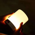 thumbnail image 4 of Lámpara de cabecera pequeña con puerto USB - Lámpara táctil inteligente con puertos de carga USB - Luz blanca cálida regulable - Perfecta como lámpara LED para mesita de noche o luz de noche, 4 of 5