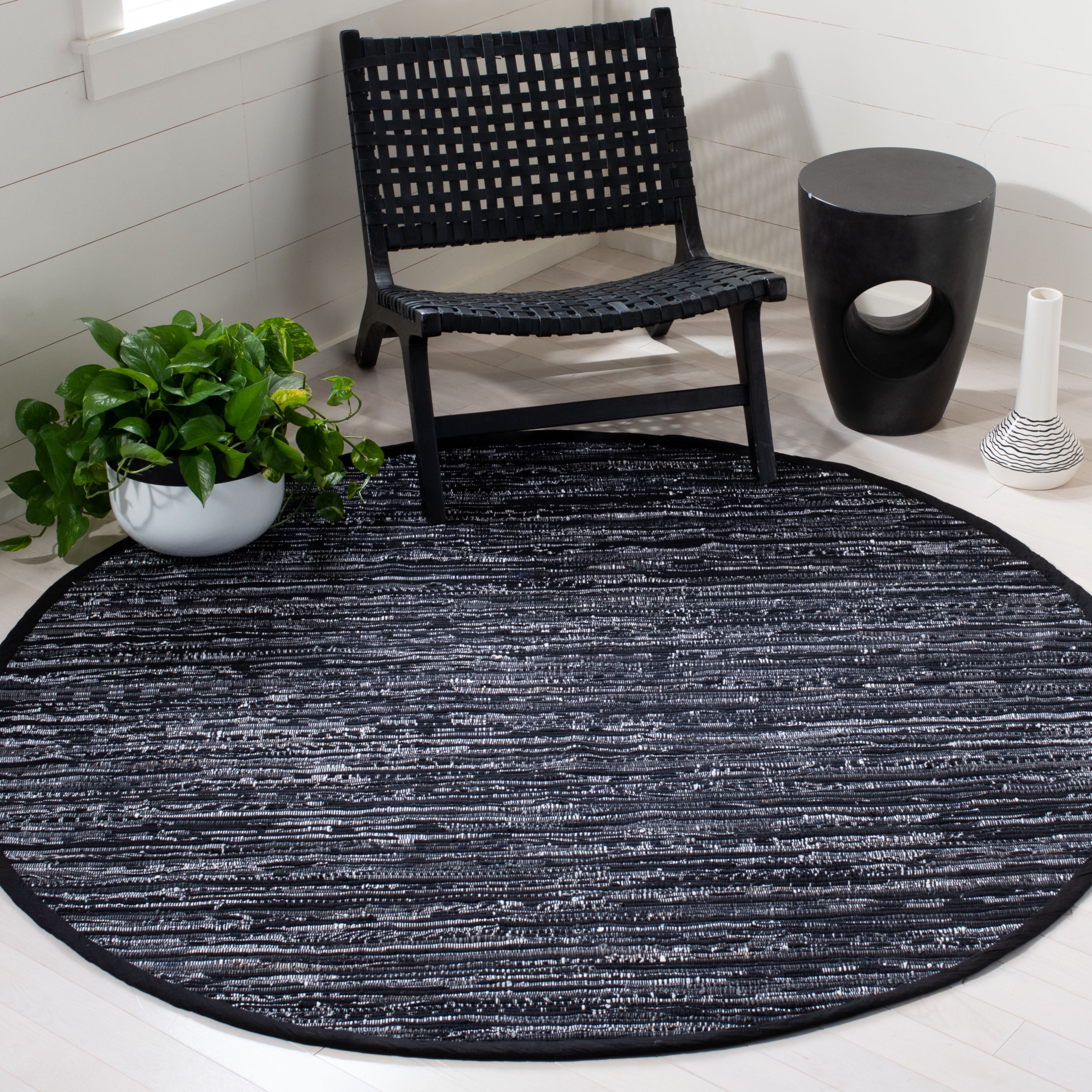 SAFAVIEH Rag Robynne Striped Cotton Area Rug, Black, 6' x 6' Round