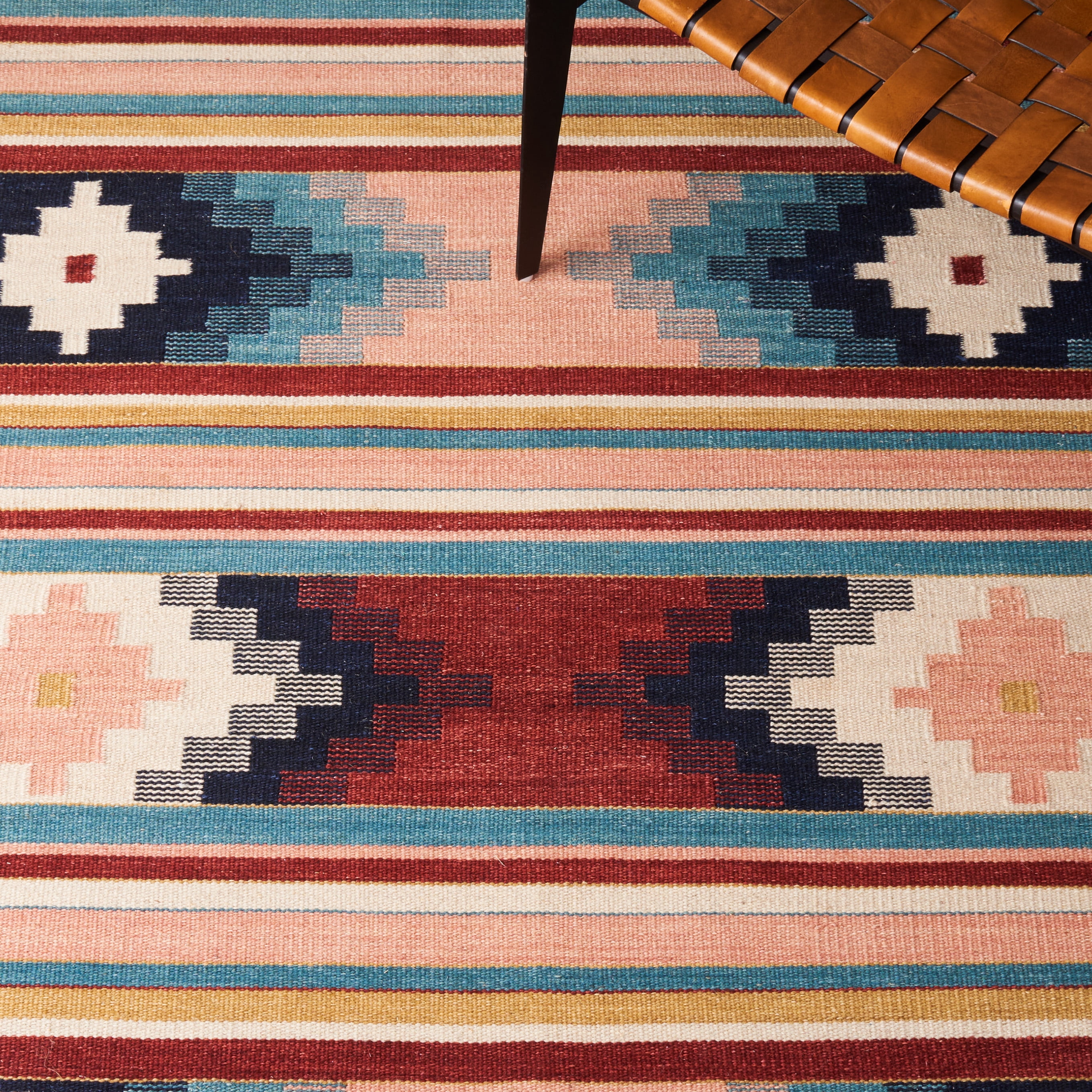SAFAVIEH Kilim Talisha Tribal Area Rug, Light Pink/Blue, 9' x 12'
