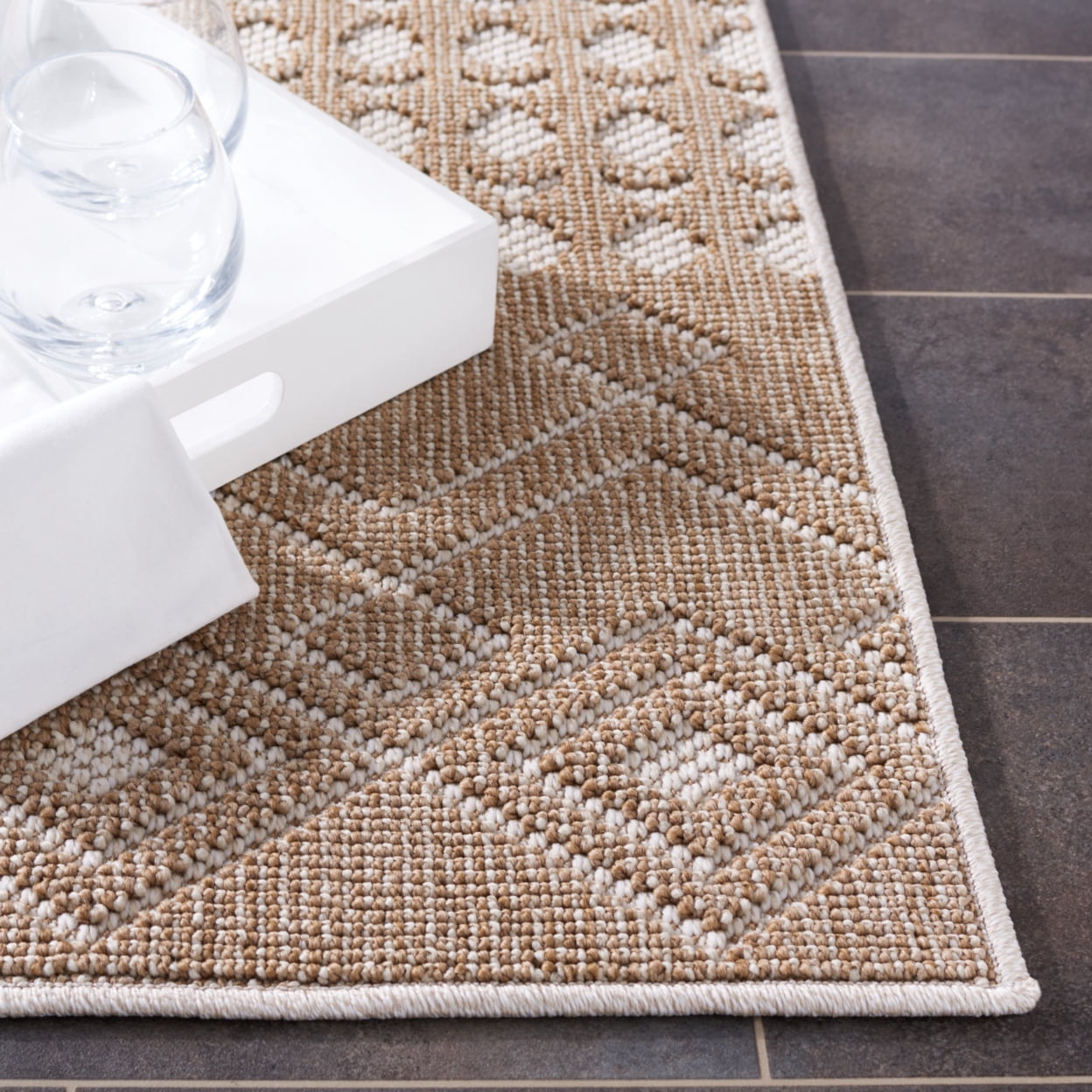 SAFAVIEH Global Antilla Diamond Indoor/Outdoor Area Rug, Beige/Ivory, 6'7" x 6'7" Square
