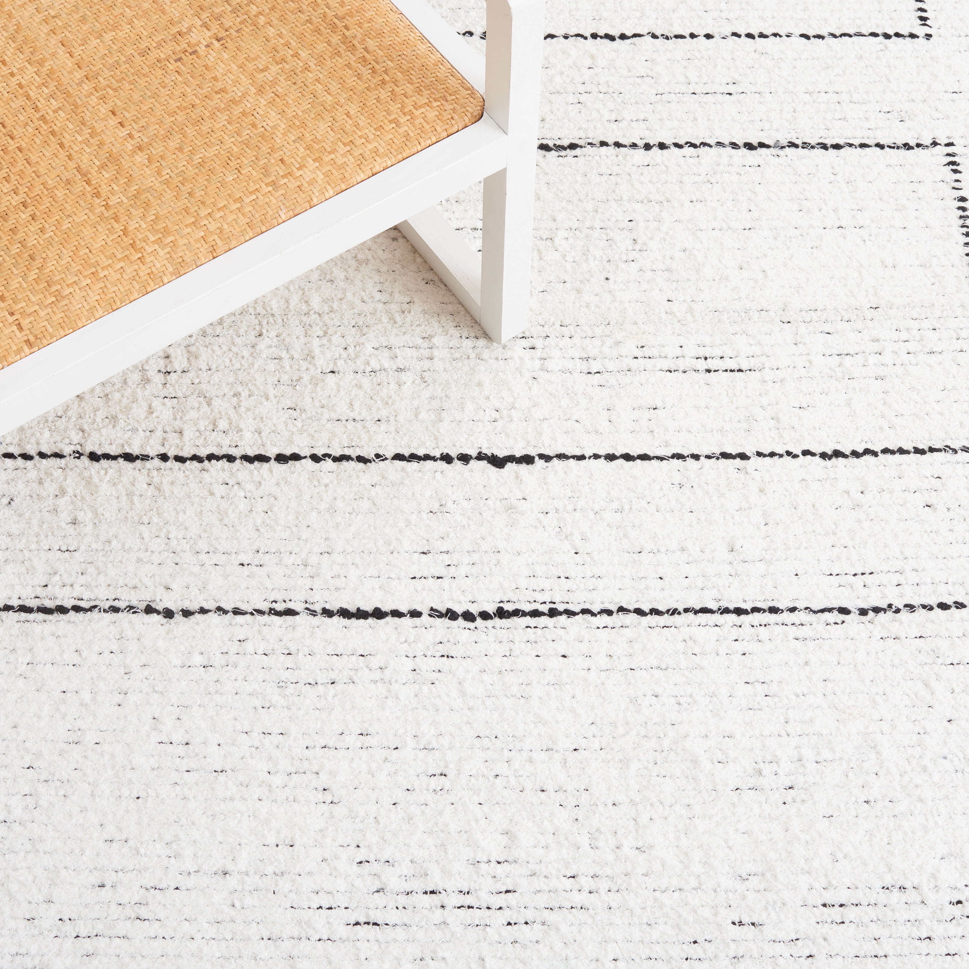 SAFAVIEH Casablanca John Geometric Cotton Area Rug, Ivory/Black, 8' x 10'