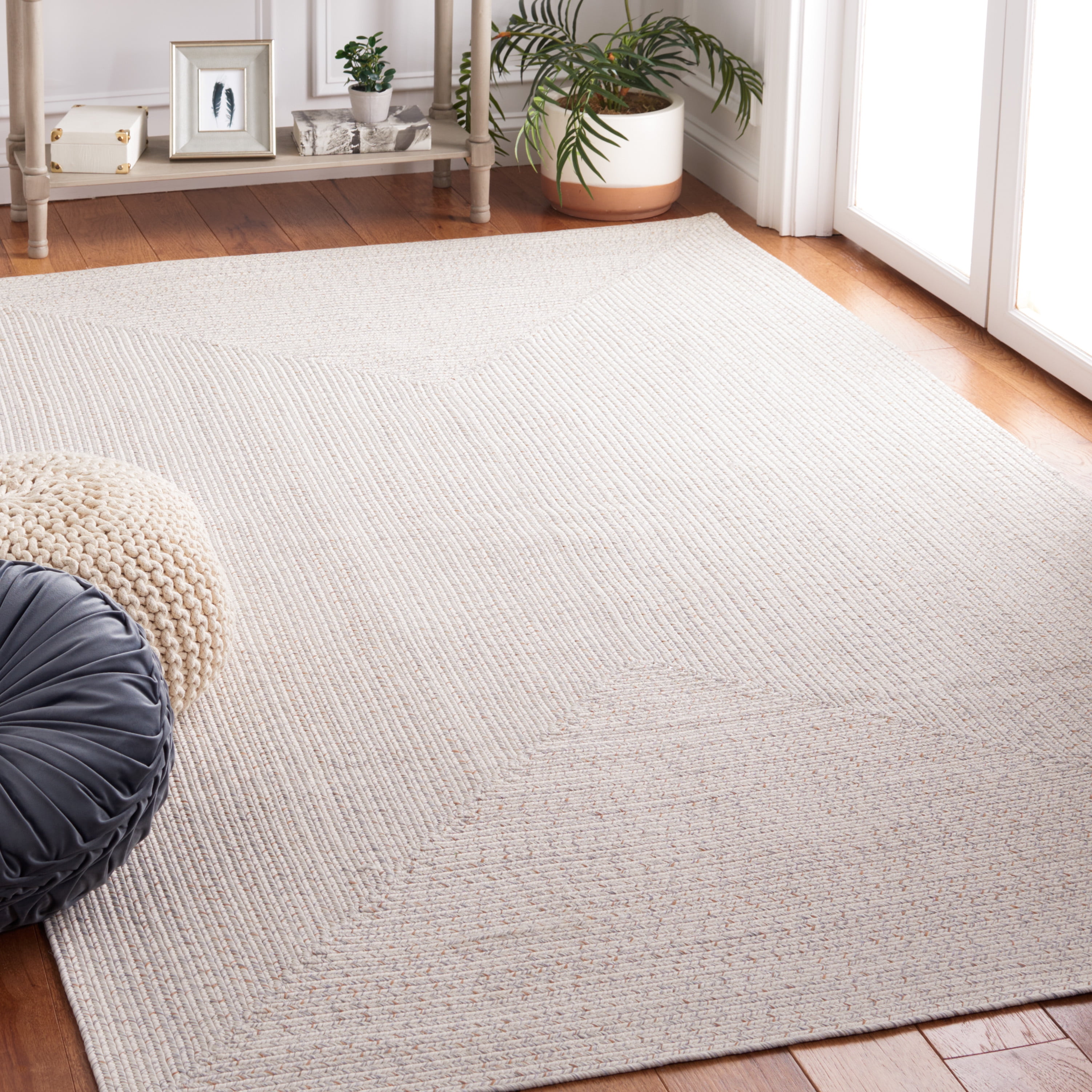 SAFAVIEH Braided Gino Distressed Machine Washable Reversible Area Rug, Ivory/Light Grey, 2' x 3'