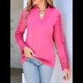thumbnail image 4 of Blusa Elegante de Encaje con Cuello en V para Mujer, Larga, con Ojales, Estilo Floral para Fiestas. Rosa Roja L, 4 of 6