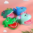 thumbnail image 3 of Tamaño grande sonido y luz morder mano tiburón cocodrilo ratón dinosaurio niños diente morder juguete suave broma alivio juguete, 3 of 5