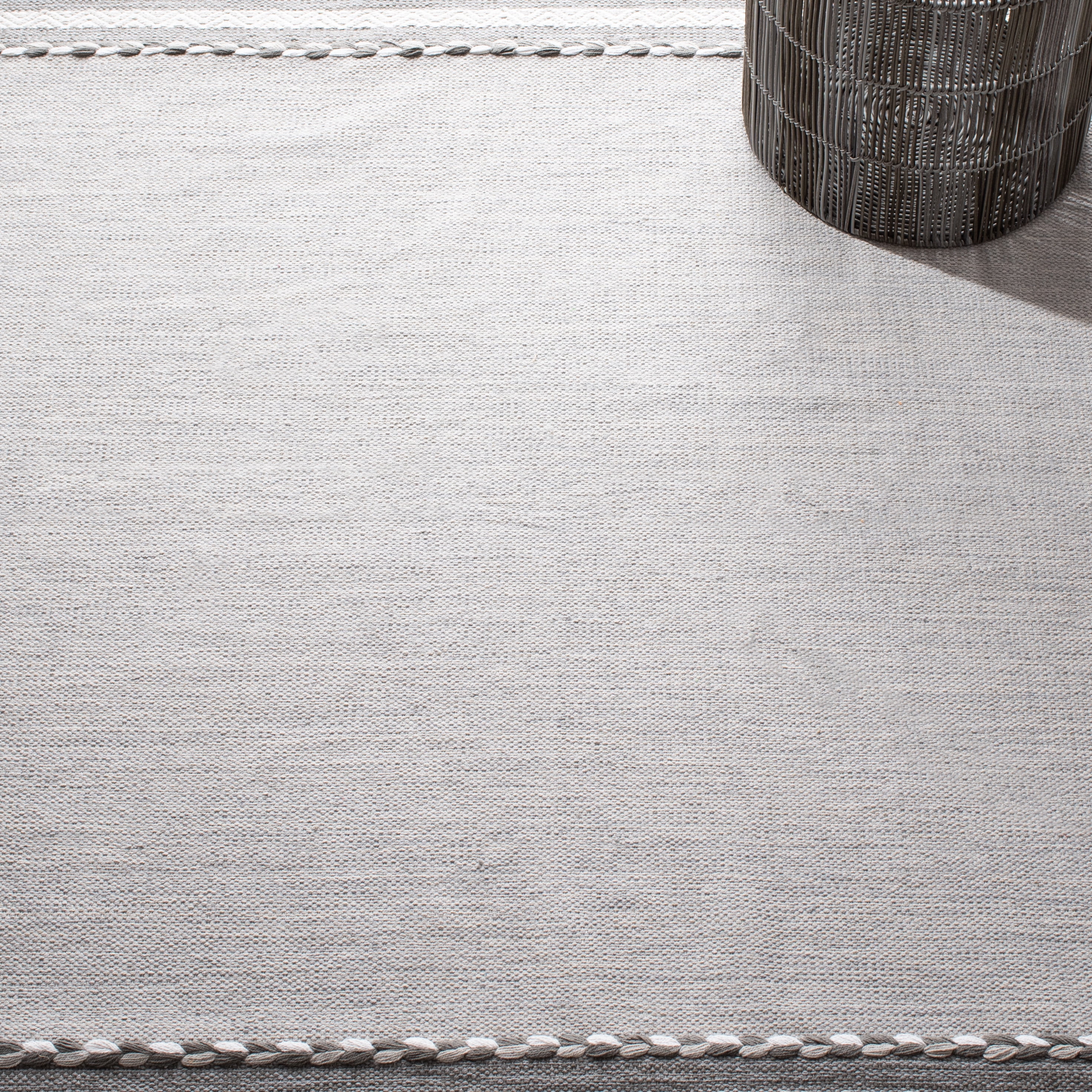 SAFAVIEH Montauk Ben Striped Cotton Area Rug, Grey/Ivory, 6' x 6' Square