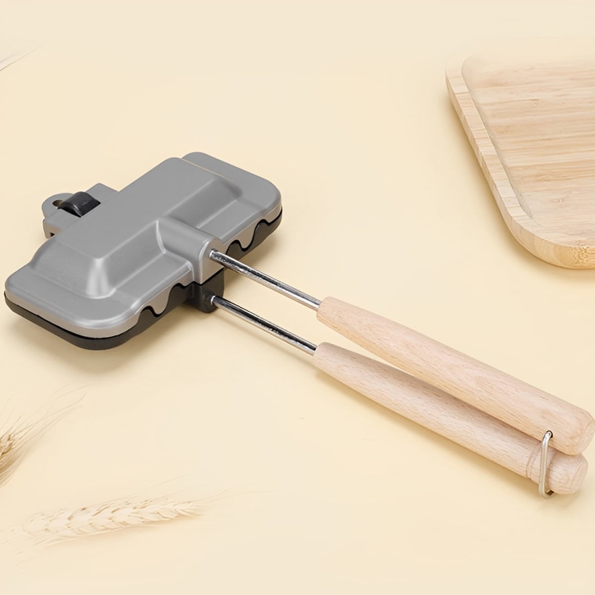 DANDELIONSKY Sandwich Maker with Wooden Handle Nonstick Sandwich Grill