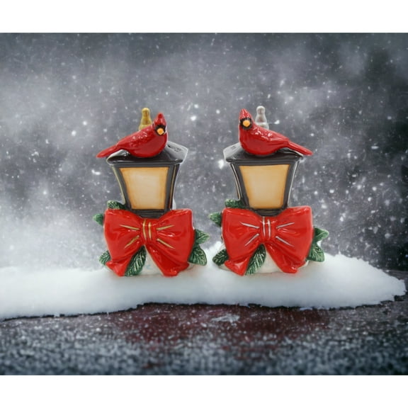 Ceramic Cardinal Bird Salt and Pepper Shakers Kitchen Gift 3.6"