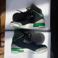 thumbnail image 2 of Ni - ke Jordan 3 Pine Green, 2 of 4