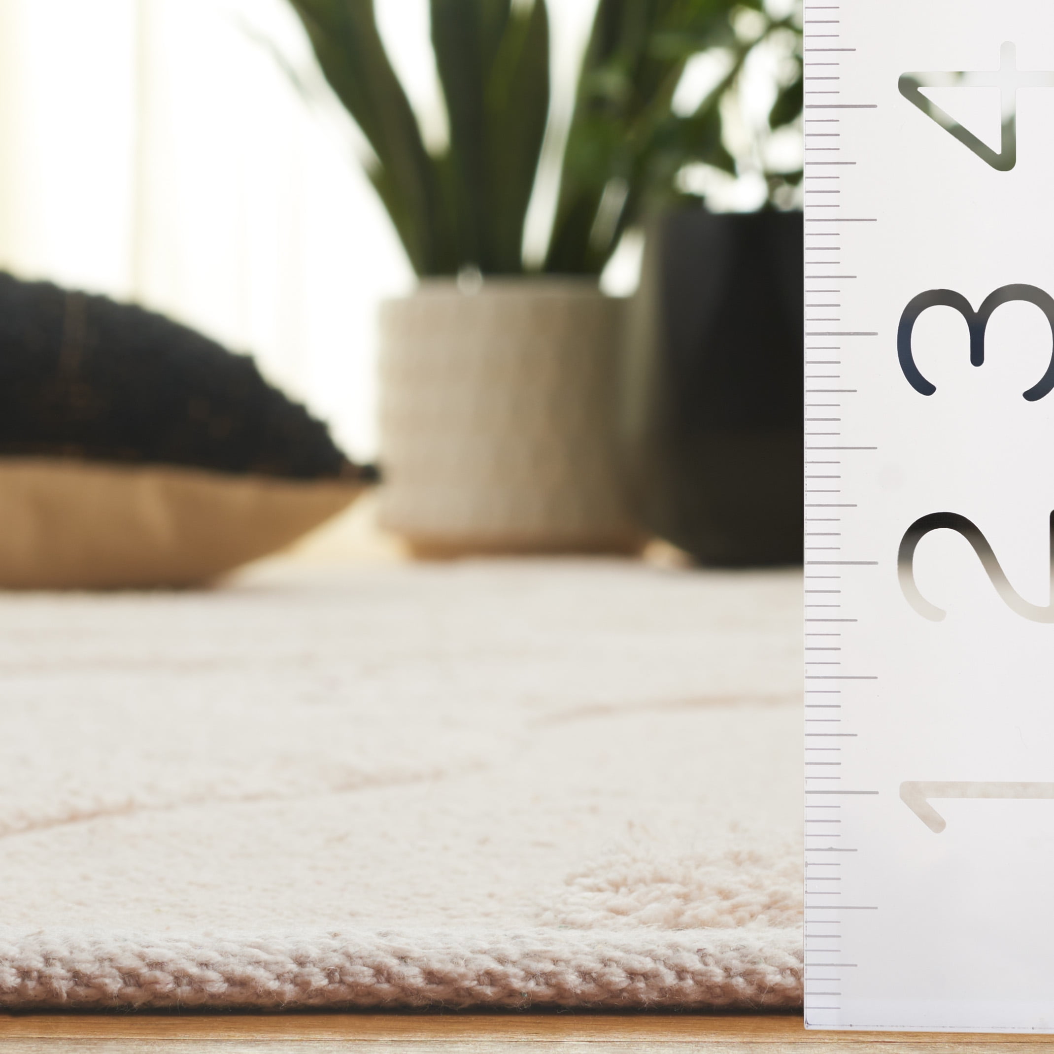 SAFAVIEH Easy Care Winslow Geometric Area Rug, Ivory, 6' x 6' Square