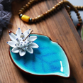 thumbnail image 3 of Soporte para varillas de incienso, incensario de cerámica hecho a mano, quemador artístico, bobina de palo, porcelana de loto, flor decorativa, cono de incienso, bandeja para recoger cenizas hecha a, 3 of 5