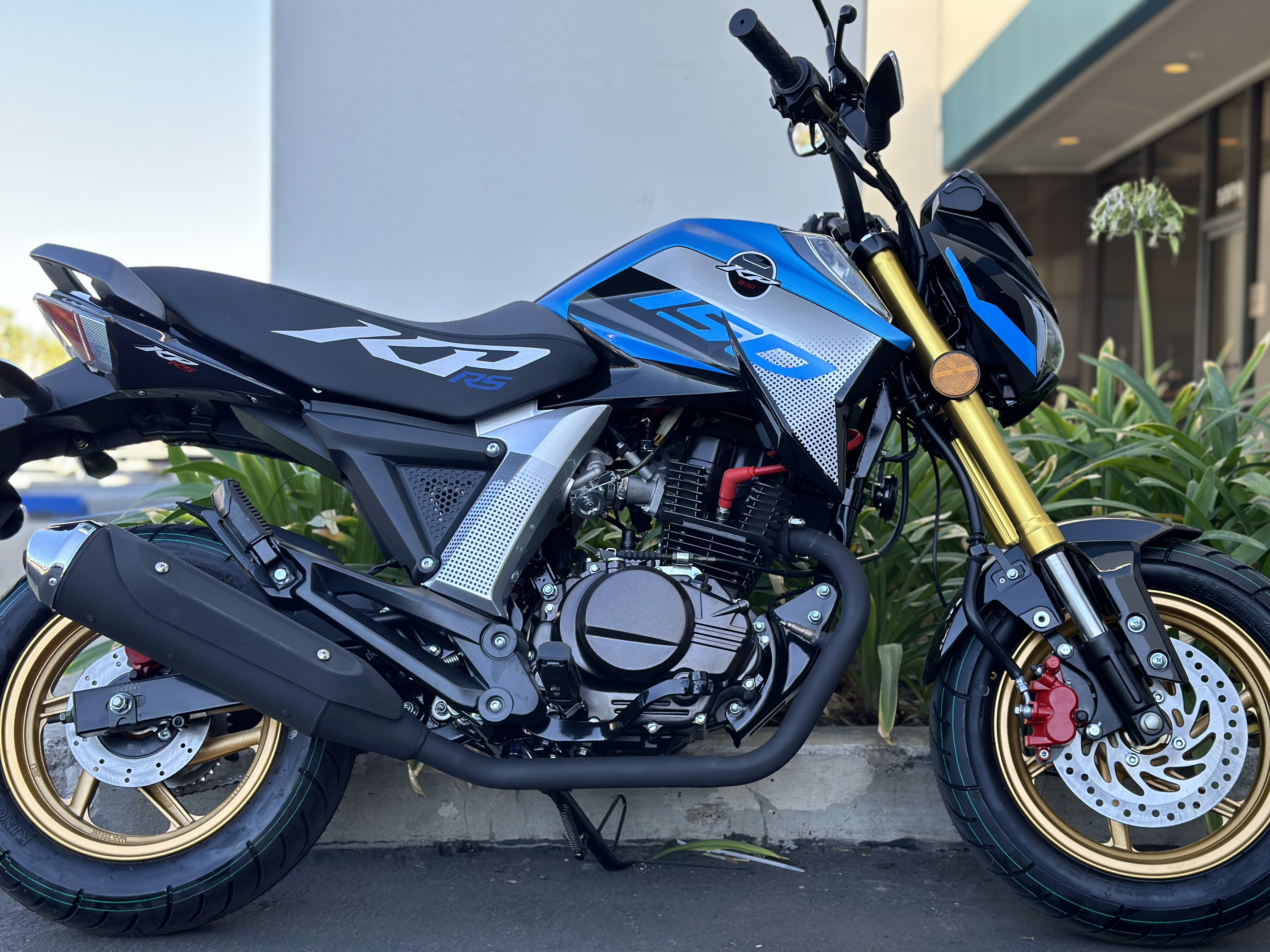 Venom KP Mini RS 150cc Fuel-Injected Street Legal Motorcycle – 5-Speed Performance