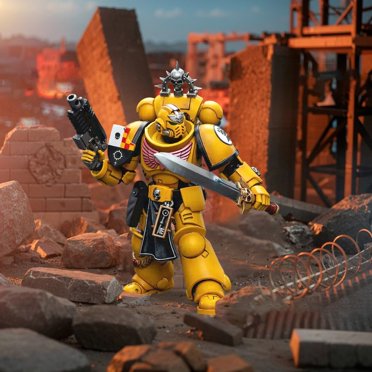 JOYTOY Warhammer 40K 1/18 Action Figure – Imperial Fists Lieutenant with Power Fist, Detailed & Movable Model for Collectors