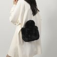 thumbnail image 4 of Bolso Cruzado Esponjoso para Mujer Mano Felpa Gran Capacidad Otoño E Invierno, 4 of 9